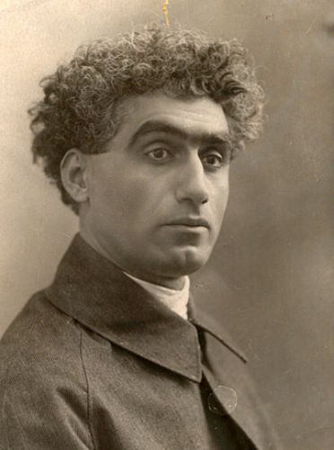 Ruhulla Axundov